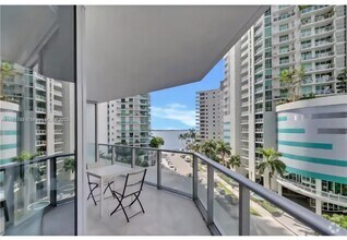 Building Photo - 1300 Brickell Bay Dr