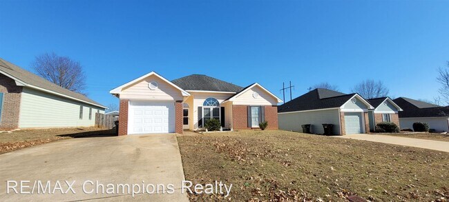 Foto del edificio - 4 br, 2 bath House - 196 Plum Ct