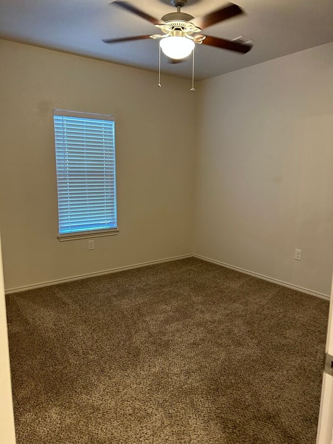 Building Photo - 9603 Iola Ave