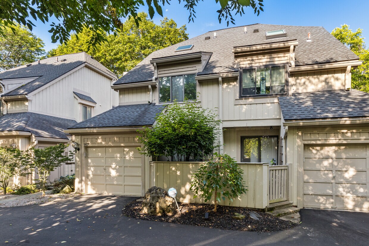 957 East Ave, Rochester, NY 14607 House Rental in Rochester, NY