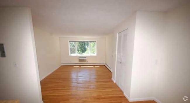 Building Photo - 68 Parkman St