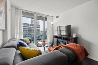 Building Photo - 211 Fort York Blvd