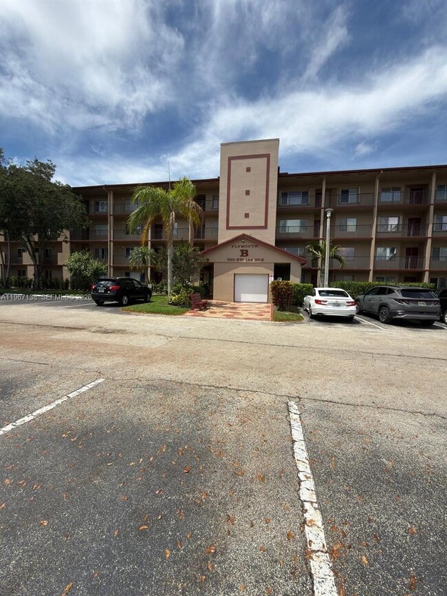 Foto del edificio - 950 SW 138th Ave