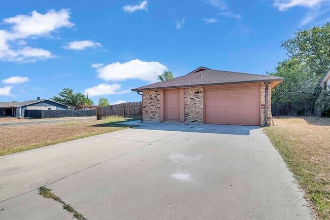 Foto del edificio - 2006 U.S. Grant Dr