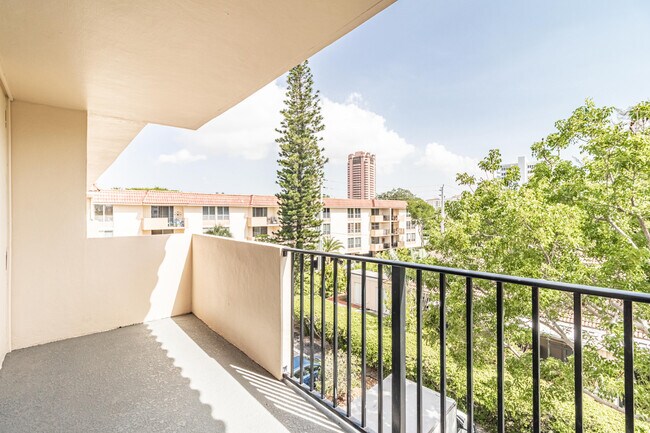 Foto del edificio - 1000 Spanish River Rd