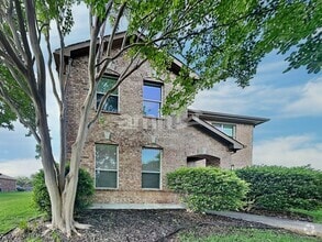 Building Photo - 3679 Chestnut Trail