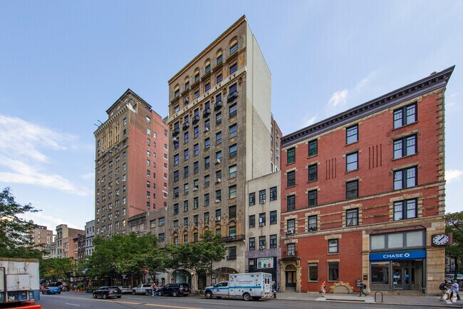 105 W 72nd St New York, NY 10023 - 105 W 72nd St