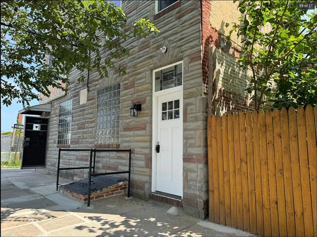 Foto del edificio - 1419 Bank St