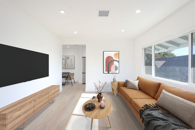 Interior Photo - 1307 Maltman Ave