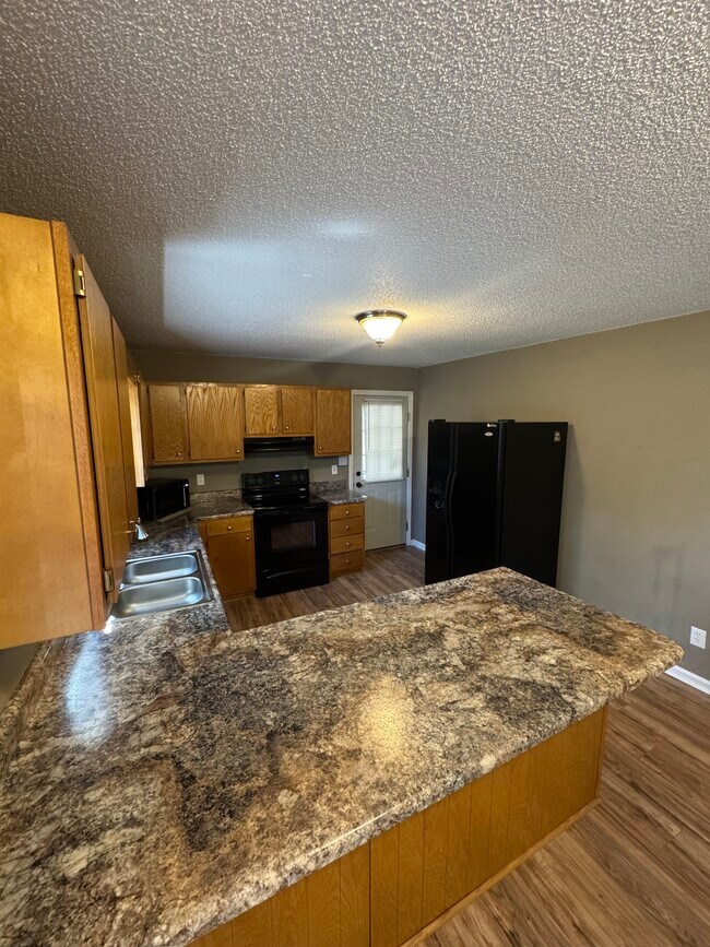 Foto del edificio - 1740 Shoreline Dr