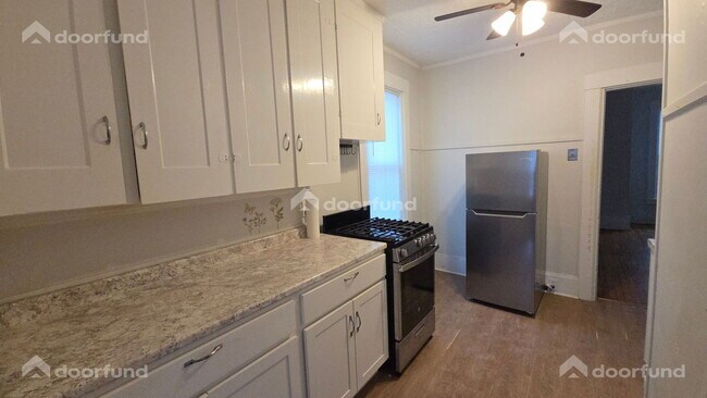 Foto del edificio - 46 E Main St