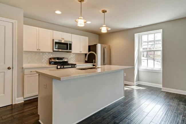 Foto del edificio - 48 Aston Row Ln