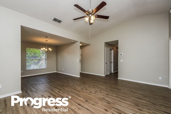 Foto del edificio - 5404 Lonesome Dove Dr