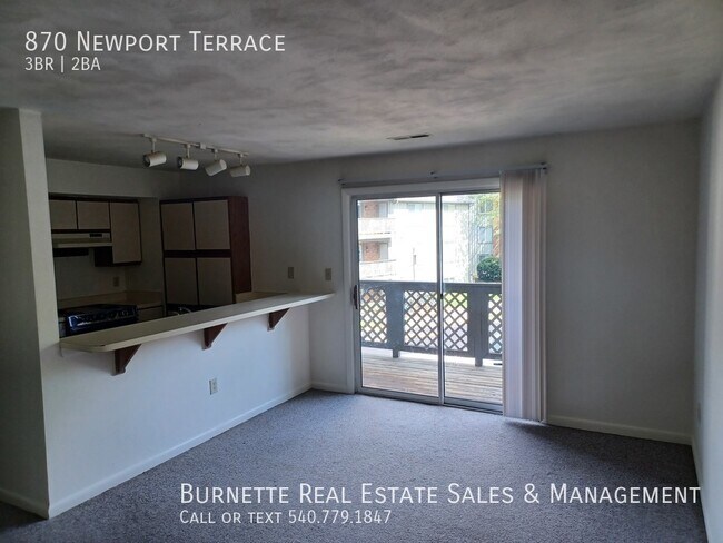 Foto del edificio - 870 Newport Terrace
