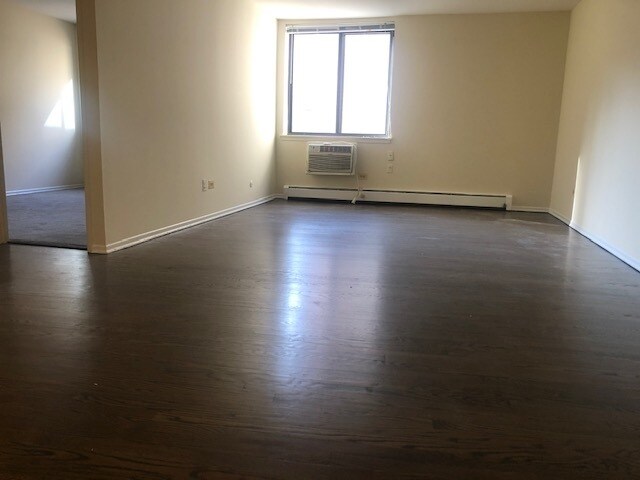 Building Photo - 525 W Deming Pl