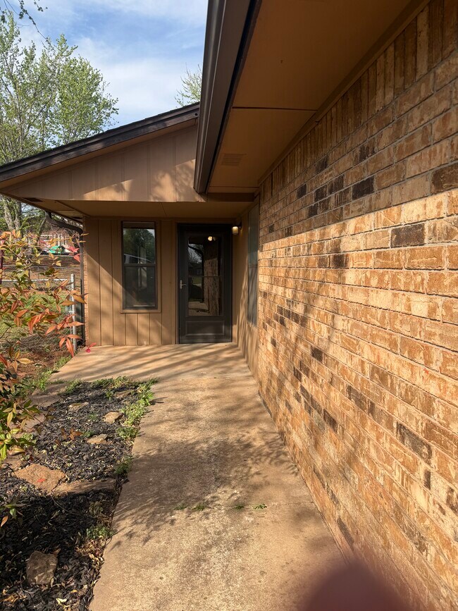 Photo - 418 Britton Ct House