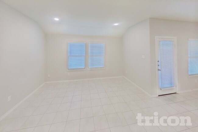 Foto del edificio - 112 Woodland St