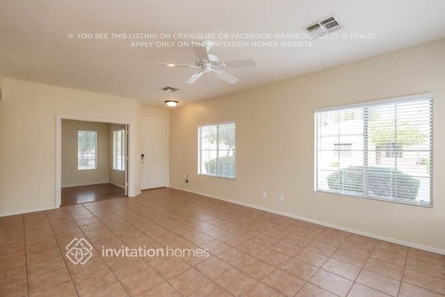 Building Photo - 2593 E Riviera Dr
