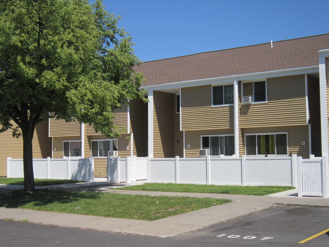 Townhomes - Phillips Village