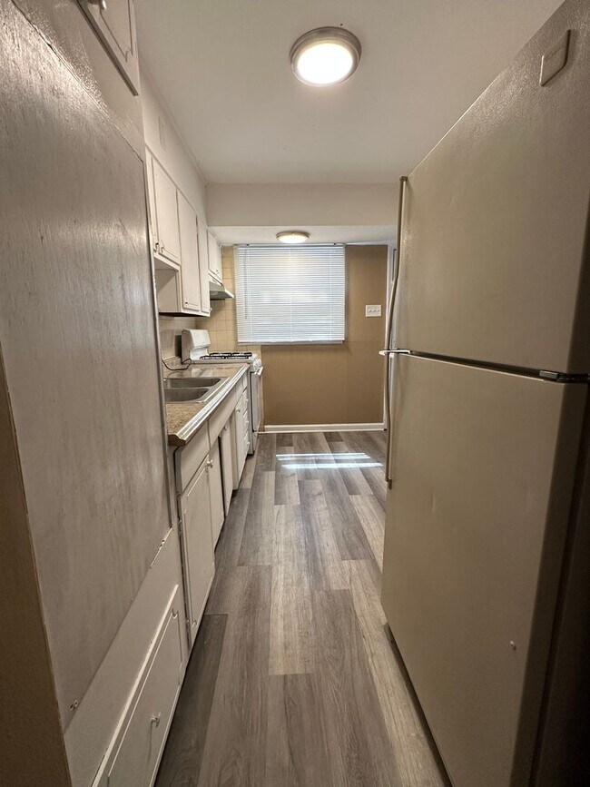 Foto del edificio - Recently Renovated Three Bedroom with Carp...