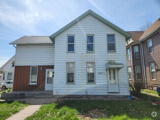 Building Photo - 2201 W 2nd St