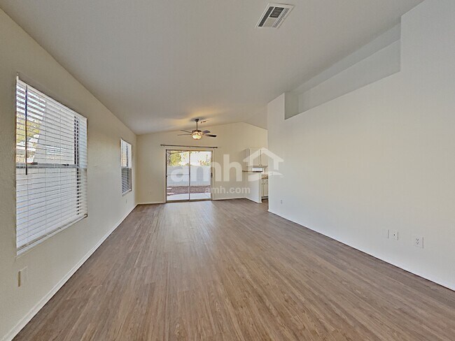 Foto del edificio - 1508 Meteorite Cir