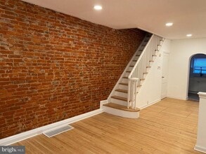 Building Photo - 1936 McClellan St