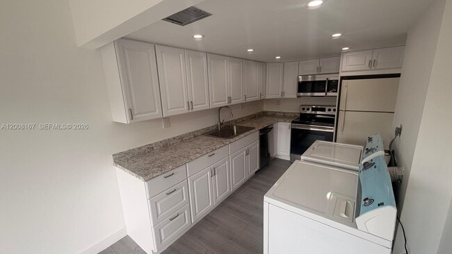 Foto del edificio - 5900 SW 127th Ave