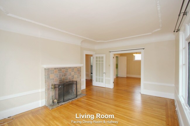 Building Photo - 591 11th Ave