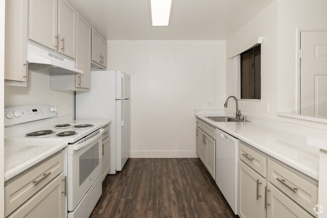 1BR, 1BA - 638SF - Kitchen - Country Glen