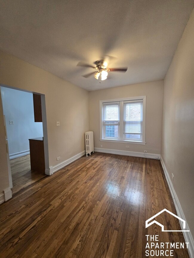 Building Photo - 1364 W Estes Ave
