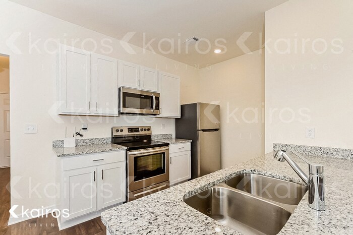 Building Photo - 218 Long Is Dr