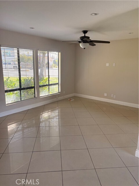 Building Photo - 2855 N Cottonwood St