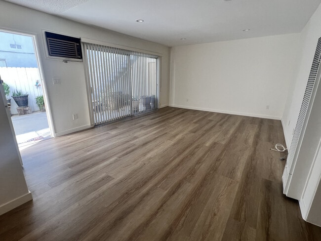 Foto del edificio - 1815 Camden Ave