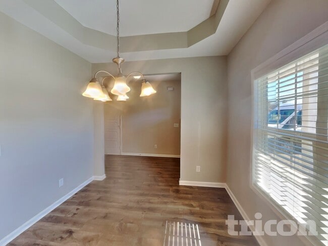 Foto del edificio - 825 Ellyson Dr