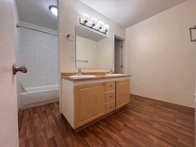Photo - 4550 SW Murray Blvd (Beaverton, OR) Apartment