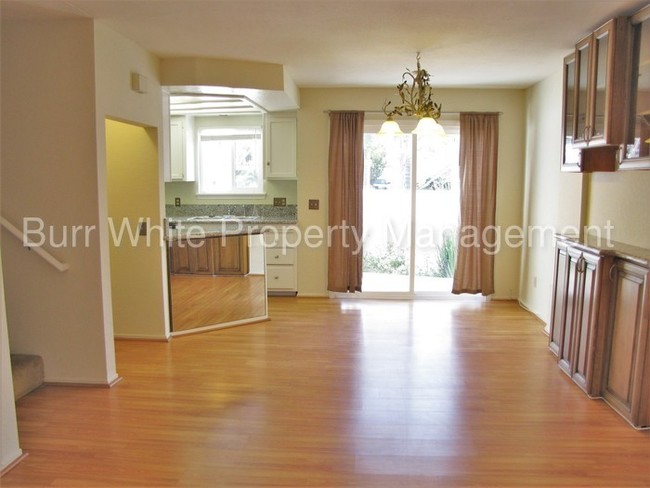 Building Photo - 970 Valencia St