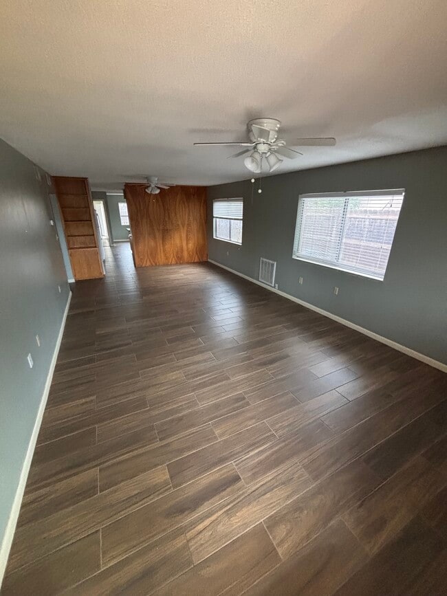 Sala de estar - 307 N 38 1/2 St