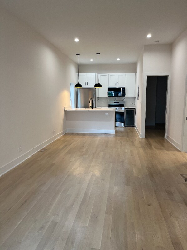 Foto del edificio - 2142 N Maplewood Ave