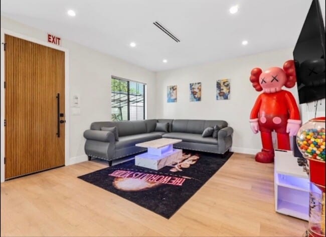 Foto del edificio - 2743 N Keystone St