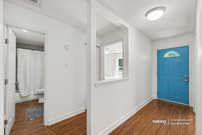 Foto del edificio - 6556 Osage Trail