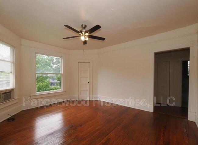 Foto del edificio - 220 W Hampton Ave
