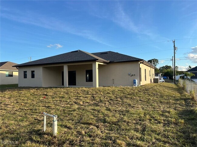 Building Photo - 4208 10th St SW