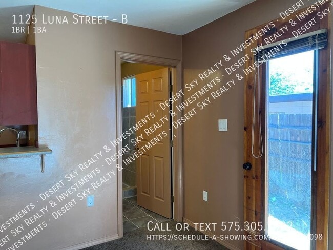 Building Photo - 1125 Luna St