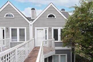 Building Photo - 3204 W End Cir