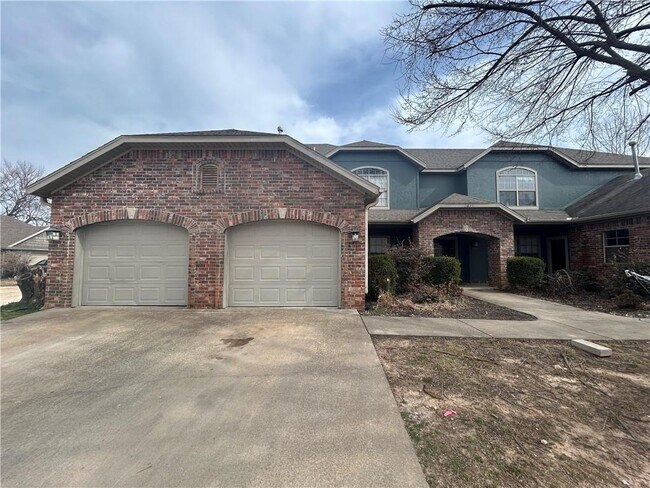 Foto del edificio - 2670 N Valencia Ave