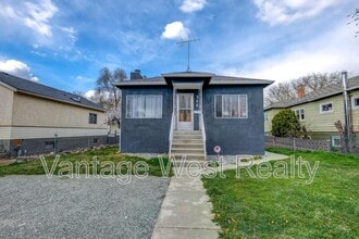 Building Photo - 544 Birch Ave