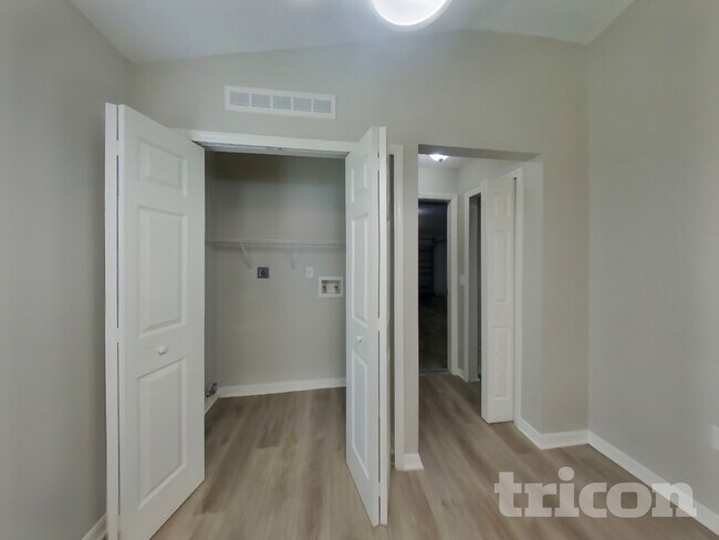 Foto del edificio - 4138 Clearbrook Cove Rd