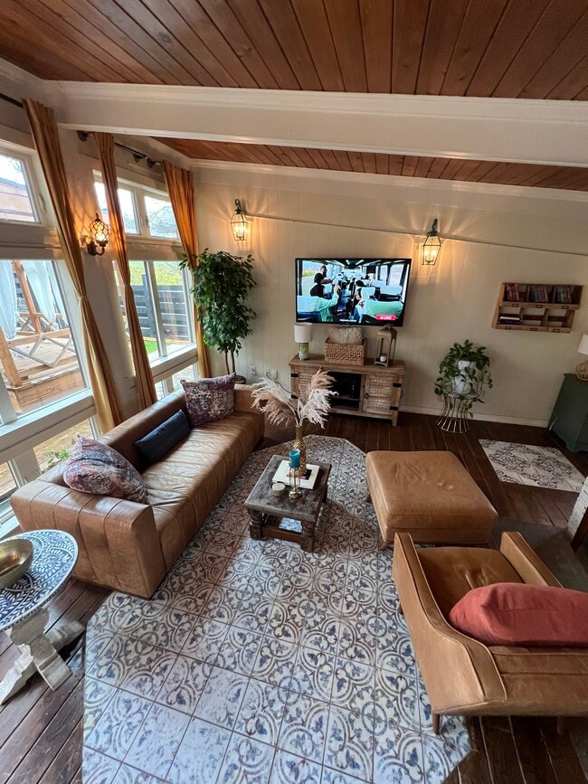 Building Photo - 6920 NE 27th Ave