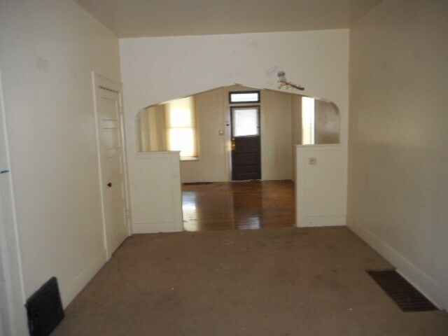 Foto del edificio - 4 BR House Near Promenade Park